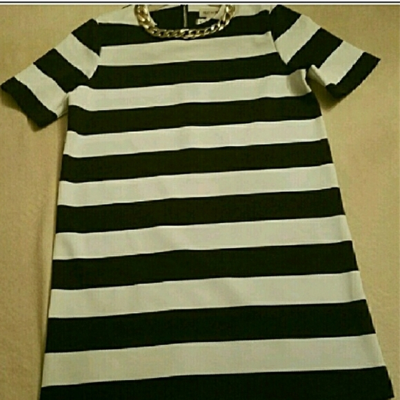 Shift w/Necklace Built In - Picture 7 of 7